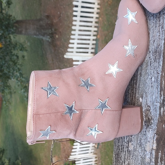 Star Tan Boots - Picture 3 of 12